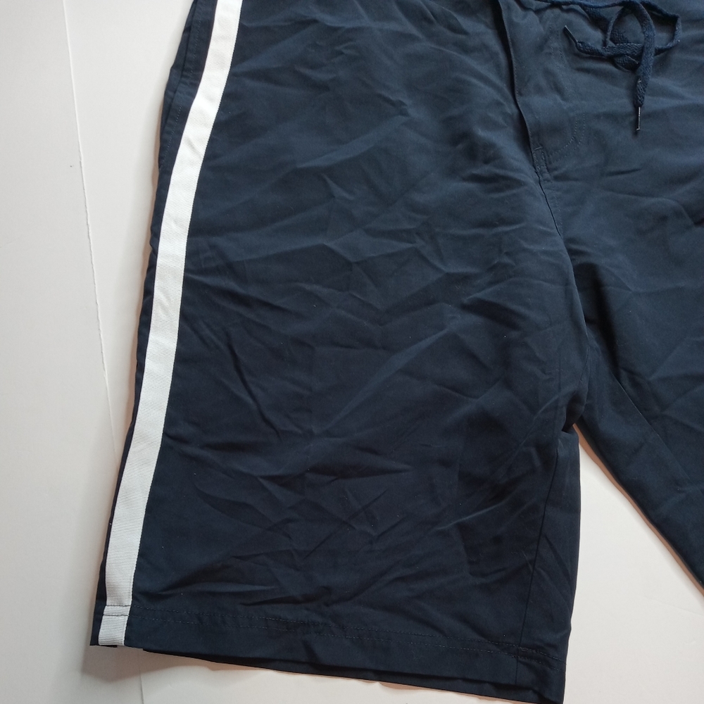 Shorts‎ - Picture 2 of 10